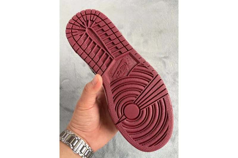 Reps StockX Shoes Air Jordan 1 Low Noble Red 553558-604??