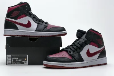  Air Jordan 1 Mid Bred Toe 554724-066 02