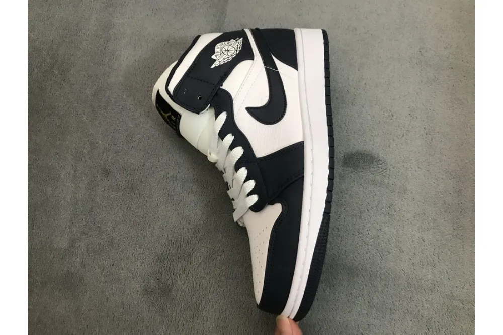  Air Jordan 1 Mid Obsidian 554724-174