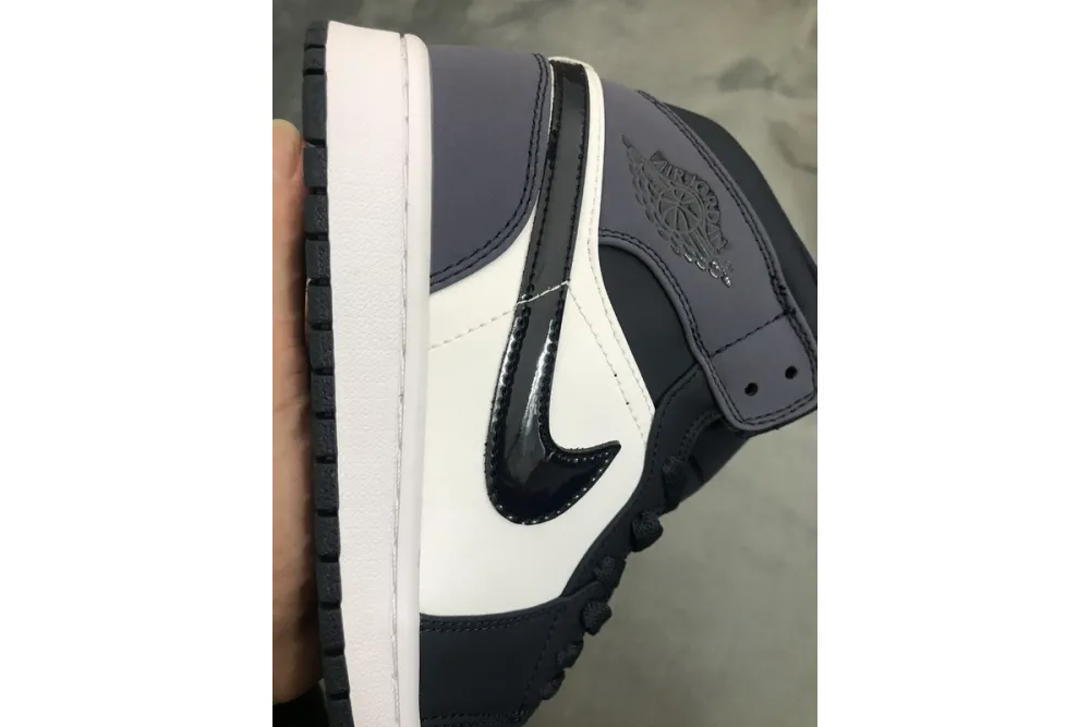 Reps StockX Shoes Air Jordan 1 Mid Sanded Purple 554724-445??