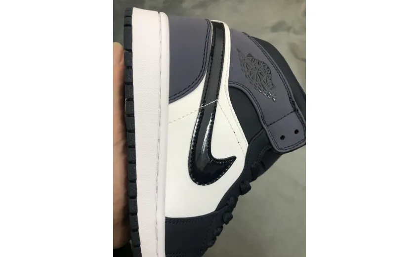 Reps StockX Shoes Air Jordan 1 Mid Sanded Purple 554724-445??
