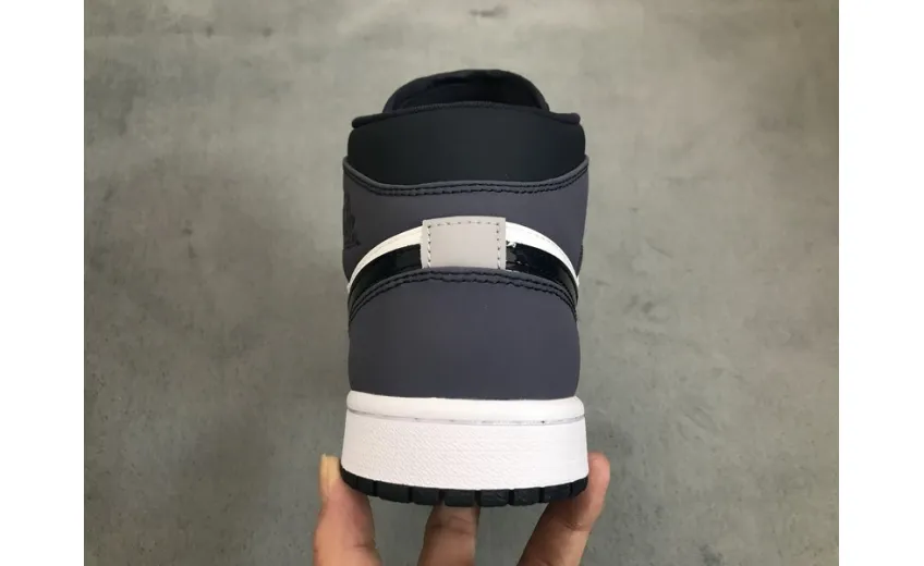 Reps StockX Shoes Air Jordan 1 Mid Sanded Purple 554724-445??
