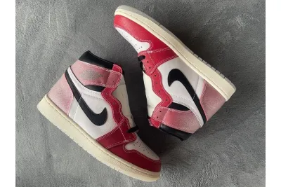  Trophy Room x Air Jordan 1 Retro High OG Chicago DA2728-100 02