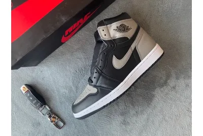  Air Jordan Retro 1 High OG Sahdow 555088-013 02