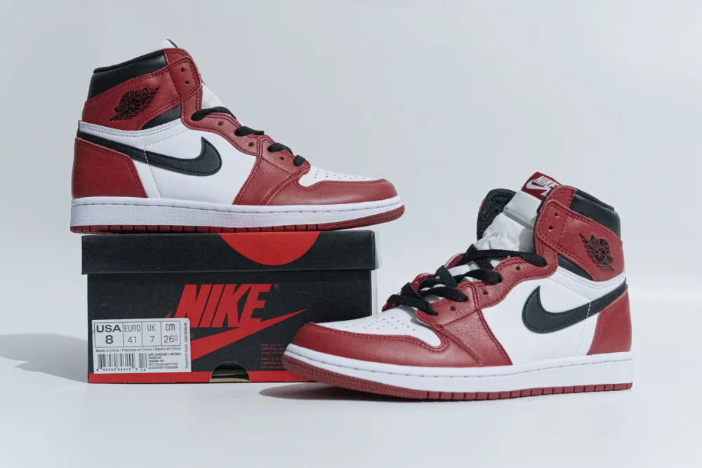 Reps StockX Shoes Air Jordan 1 High OG Chicago Red 555088-101??