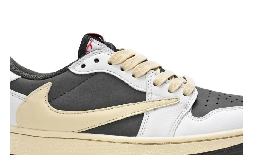 Travis Scott Reverse Mocha fake