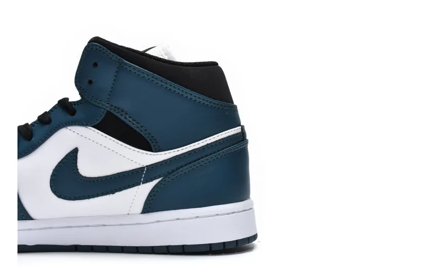 Navy Jordan 1 Mids