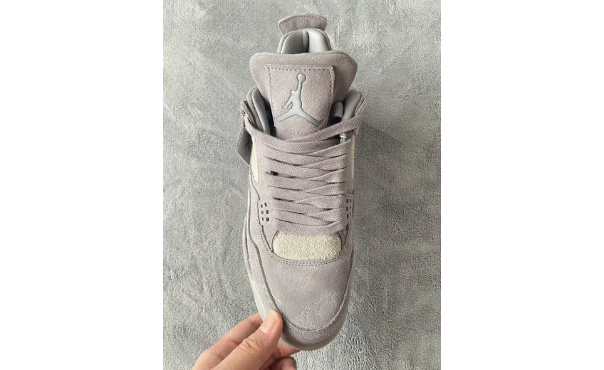Reps StockX Shoes KAWS X Air Jordan 4 Retro Grey 930155-003??