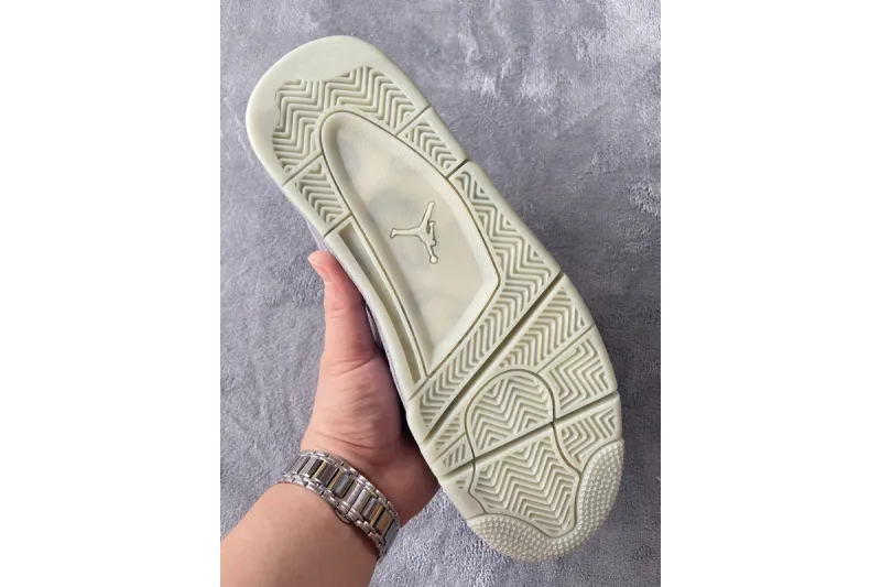 Reps StockX Shoes KAWS X Air Jordan 4 Retro Grey 930155-003??
