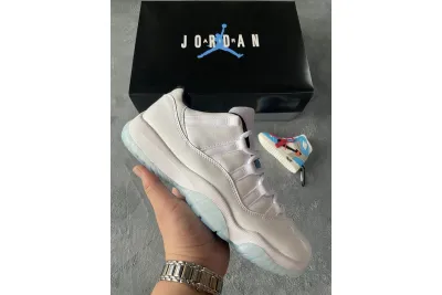  Air Jordan 11 Retro Low Legend Blue AV2187-117 02