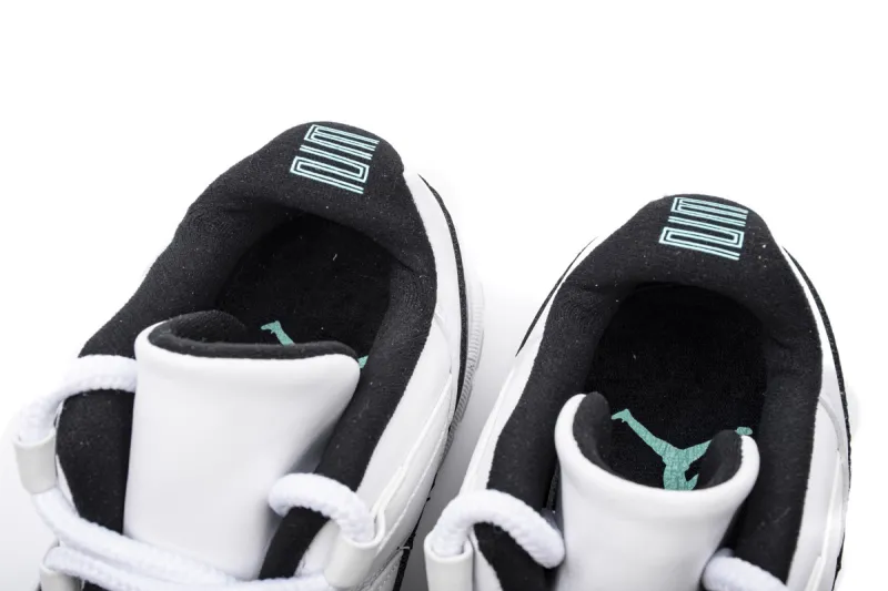 Reps StockX Shoes Air Jordan 11 Emerald Easter Black White 528895-145??
