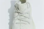 Reps StockX Shoes Adidas Yeezy Boost 350 V2 Light UV Sensitive Green GY3438??