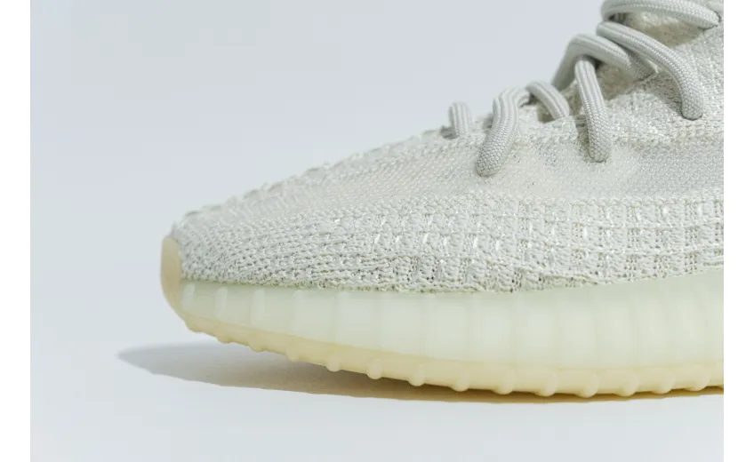 Reps StockX Shoes Adidas Yeezy Boost 350 V2 Light UV Sensitive Green GY3438??