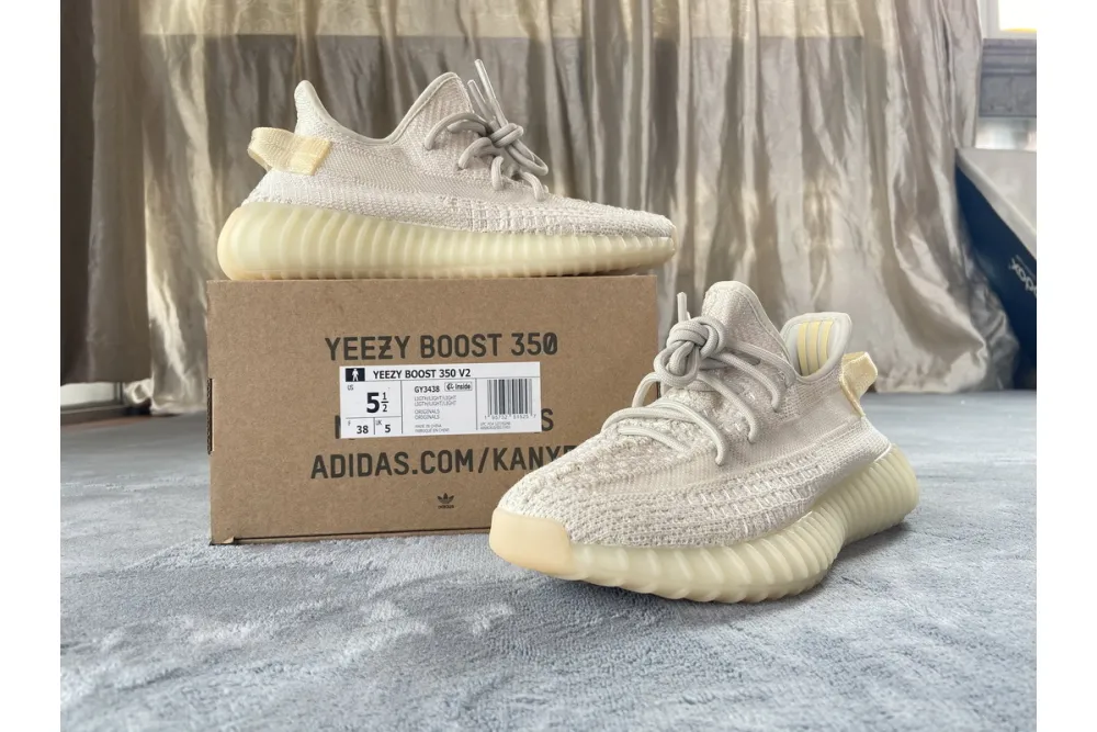Reps StockX Shoes Adidas Yeezy Boost 350 V2 Light UV Sensitive GY3438??