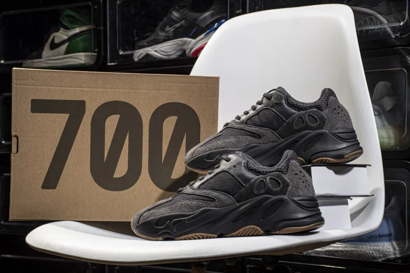 Reps StockX Shoes Adidas Yeezy Boost 700“Utility Black” FV5304??