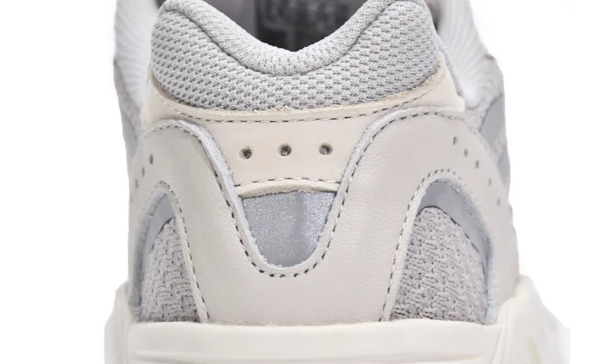 Reps StockX Shoes Adidas Yeezy Boost 700 V2 Cream GY7924??