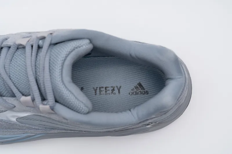 Reps StockX Shoes Adidas Yeezy Boost 700 V2 “Hospital Blue”Basf Boost FV8424??