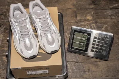  Adidas Yeezy Boost 700 V2 “Static” White Grey EF2829 02