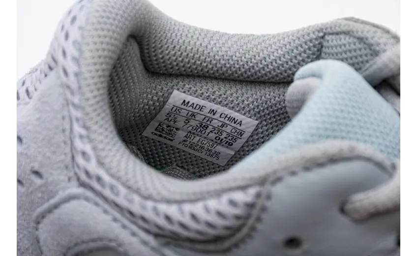 Reps StockX Shoes Adidas Yeezy Boost 700“Inertia” Grey EG7597??