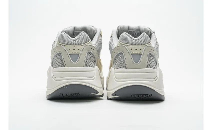 Reps StockX Shoes Adidas Yeezy Boost 700 V2 “Cream” GY7924??