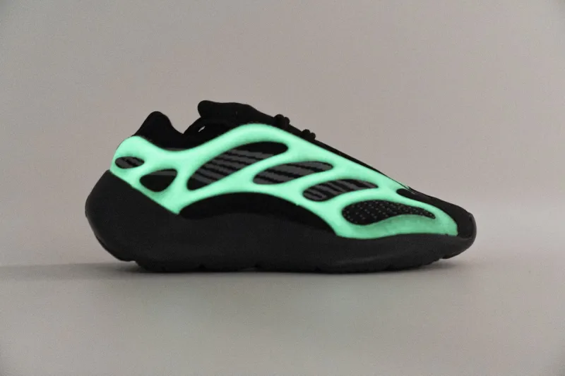 Reps StockX Shoes Adidas Yeezy 700 V3 “Alvah”Real Boost Black H67799??