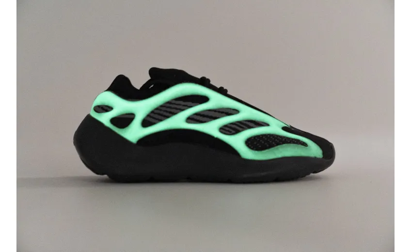 Reps StockX Shoes Adidas Yeezy 700 V3 “Alvah”Real Boost Black H67799??