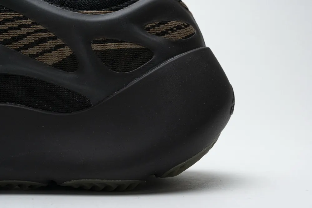  Adidas Yeezy 700 V3 “Eremiel” Black Gold GY0189
