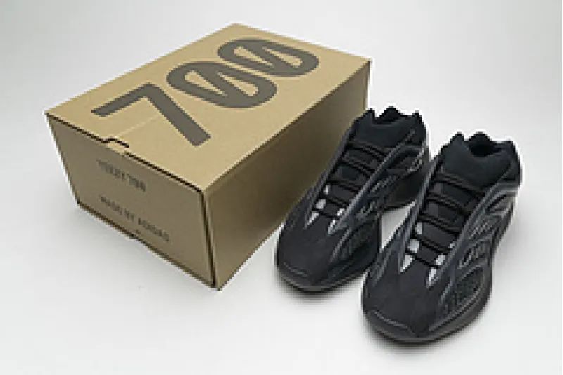  Yeezy Boost 700 V3 