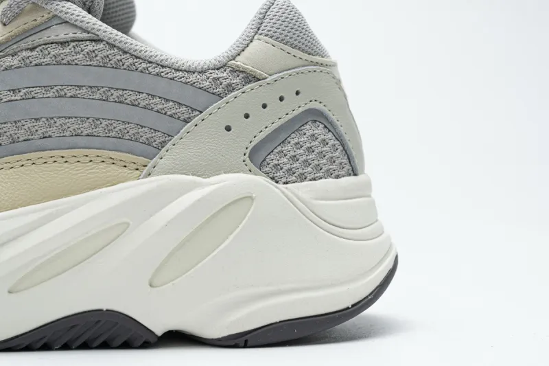  Adidas Yeezy Boost 700 V2 “Cream” GY7924 