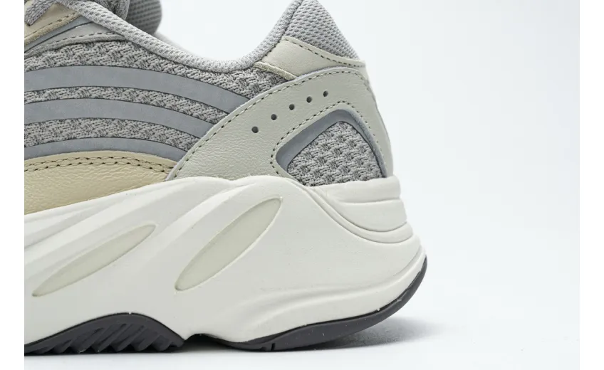  Adidas Yeezy Boost 700 V2 “Cream” GY7924 