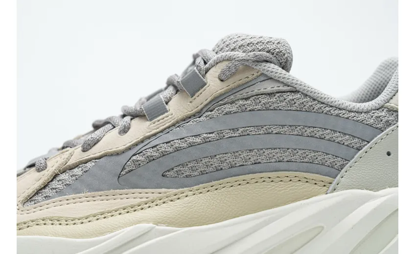  Adidas Yeezy Boost 700 V2 “Cream” GY7924 