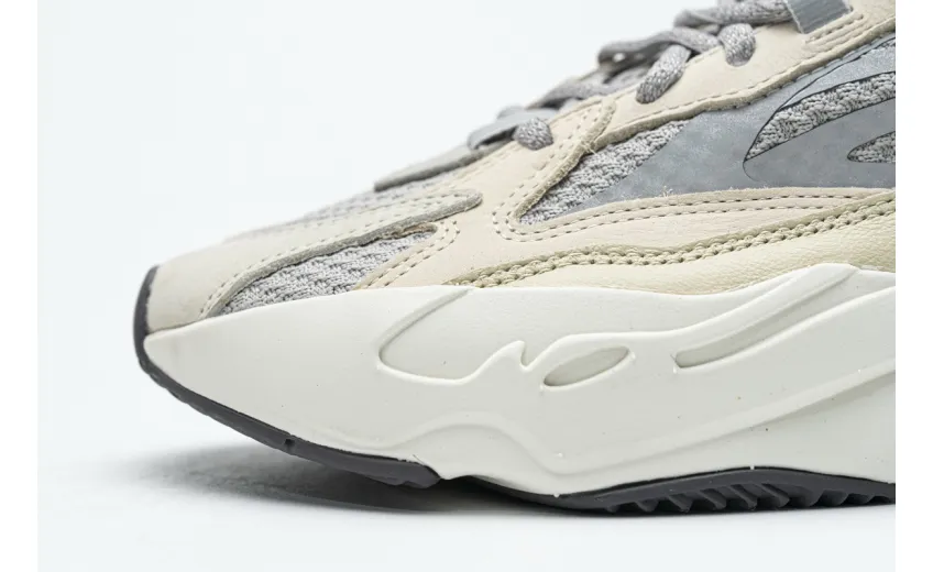  Adidas Yeezy Boost 700 V2 “Cream” GY7924 