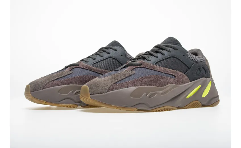  Adidas Yeezy Boost 700 “Mauve” EE9614