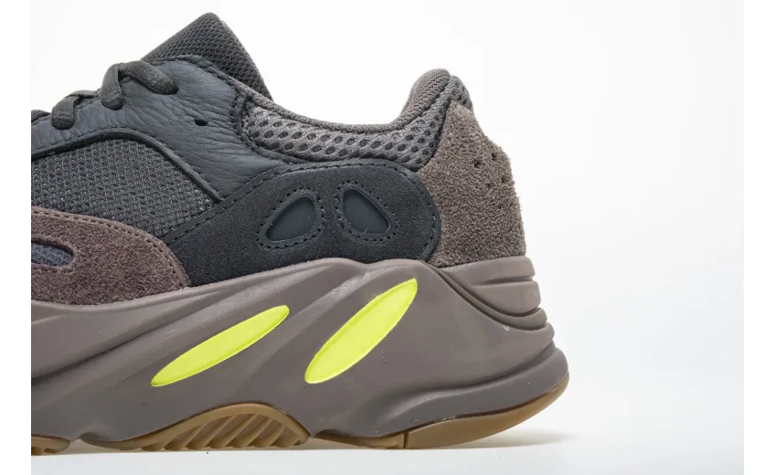 Adidas Yeezy Boost 700 “Mauve” EE9614