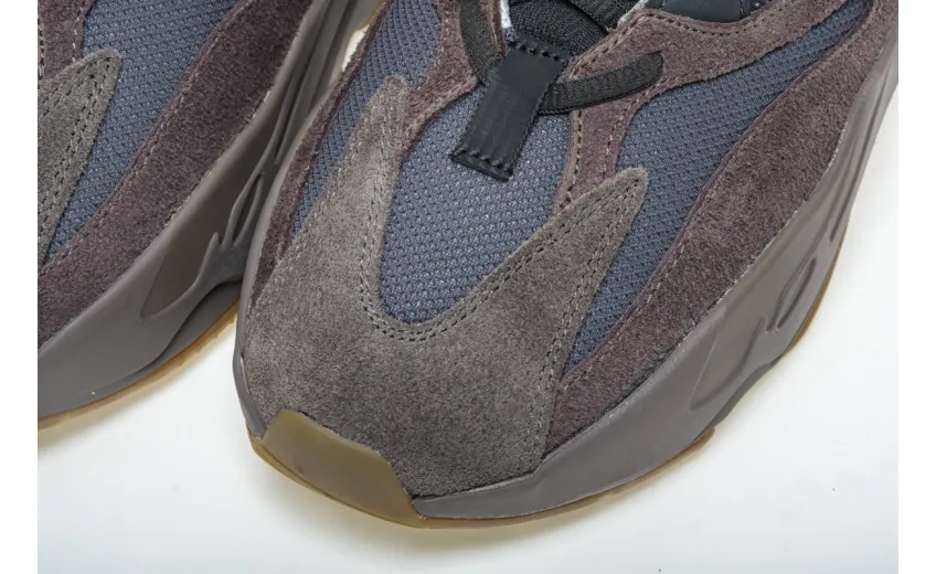  Adidas Yeezy Boost 700 “Mauve” EE9614