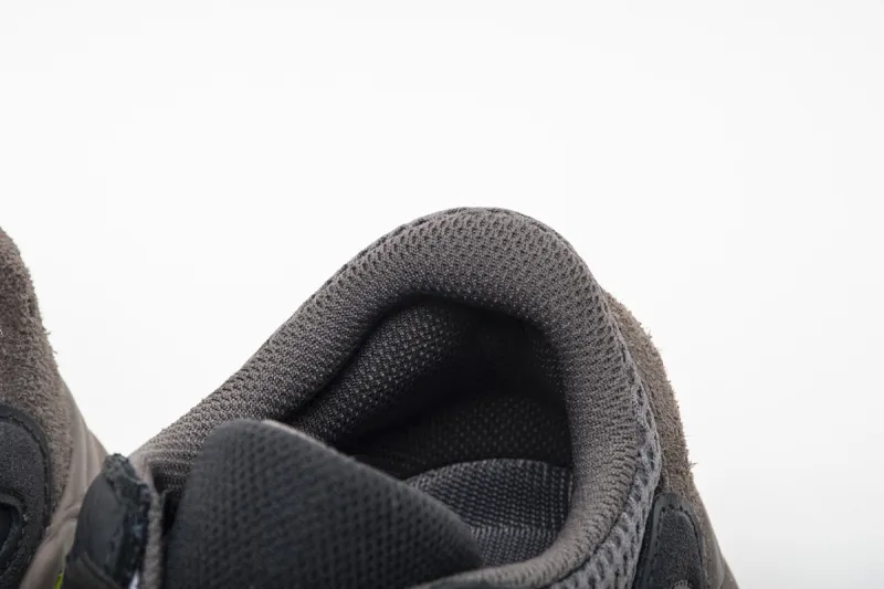  Adidas Yeezy Boost 700 “Mauve” EE9614
