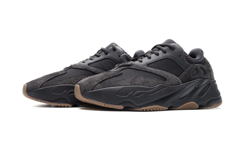  Adidas Yeezy 700 “Utility Black” FV5304
