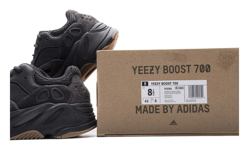  Adidas Yeezy 700 “Utility Black” FV5304