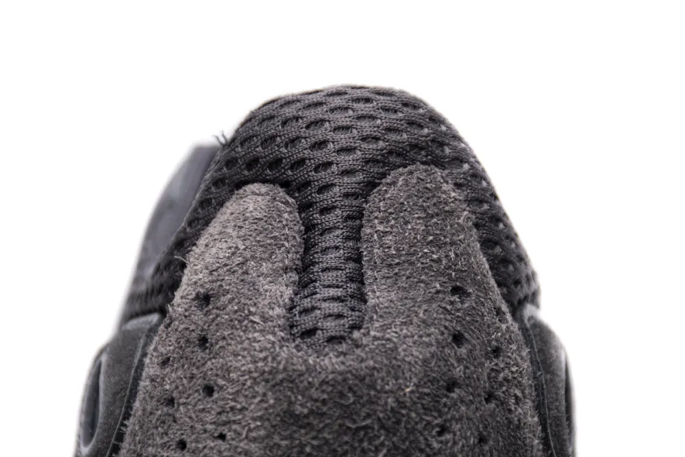  Adidas Yeezy 700 “Utility Black” FV5304