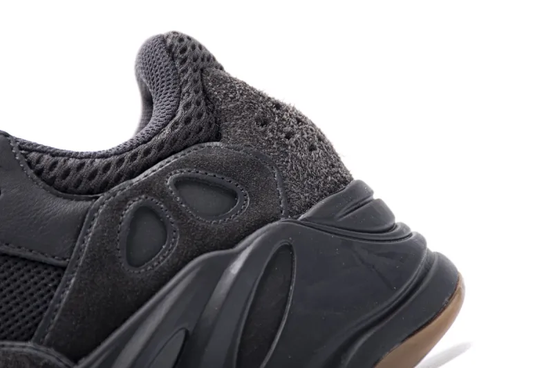  Adidas Yeezy 700 “Utility Black” FV5304