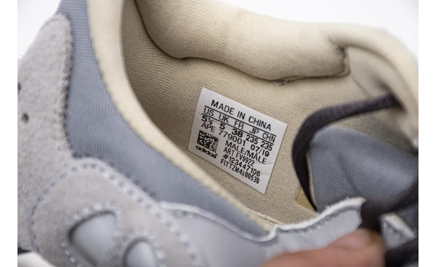  Adidas Yeezy Boost 700 Magnet Real Boost FV9922