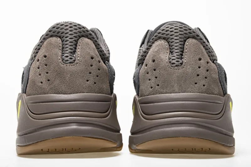  Adidas Yeezy Boost 700 “Mauve” EE9614