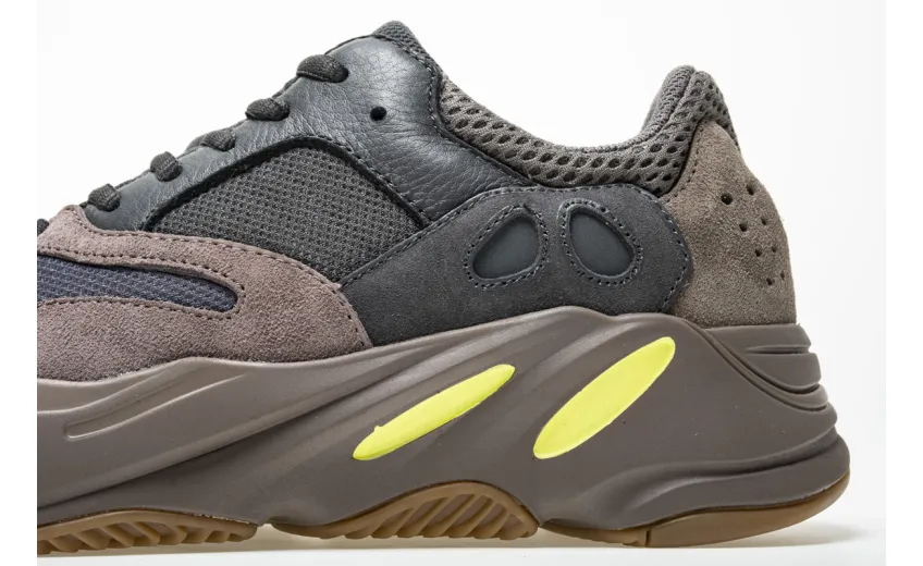  Adidas Yeezy Boost 700 “Mauve” EE9614