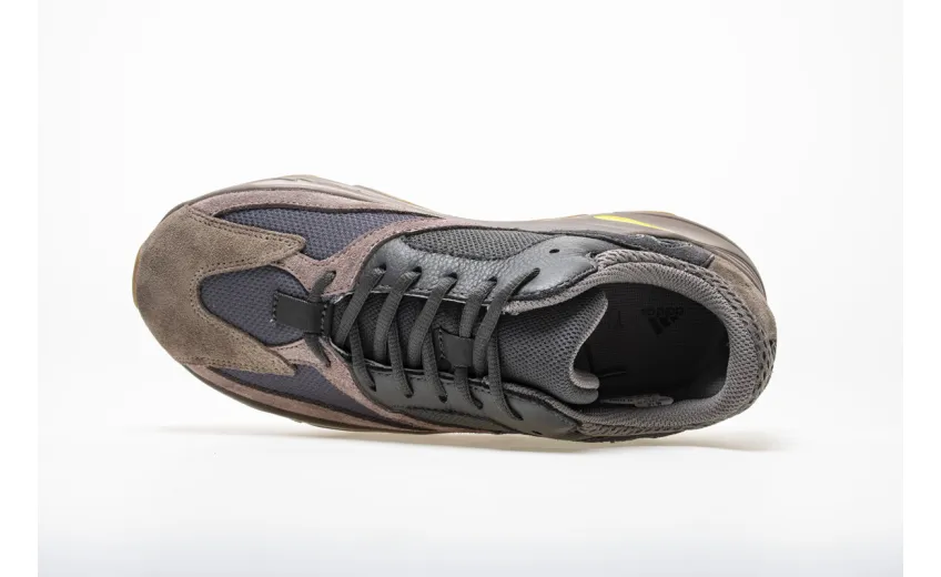  Adidas Yeezy Boost 700 “Mauve” EE9614