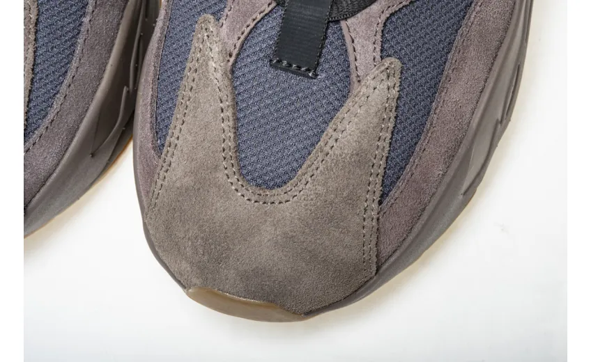  Adidas Yeezy Boost 700 “Mauve” EE9614