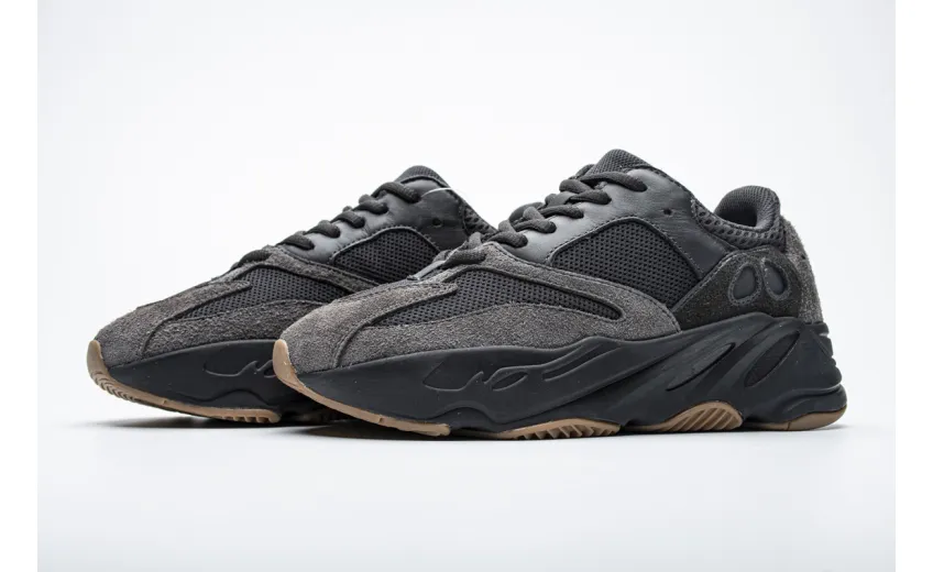  Adidas Yeezy Boost 700 “Utility Black” FV5304