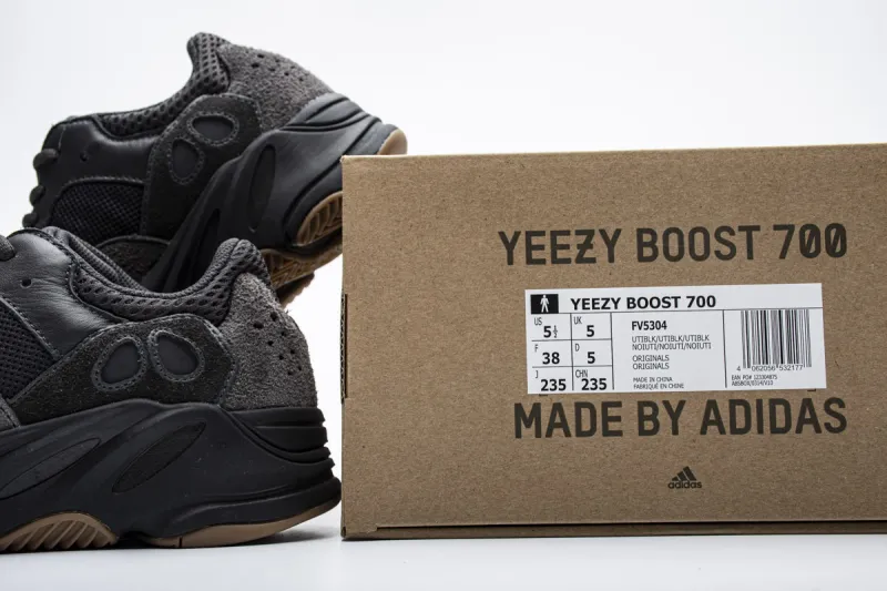  Adidas Yeezy Boost 700 “Utility Black” FV5304