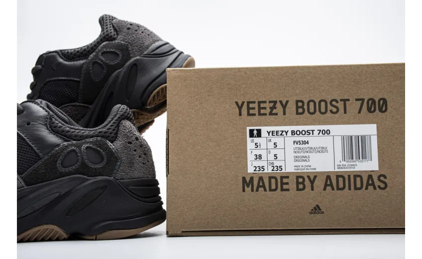  Adidas Yeezy Boost 700 “Utility Black” FV5304