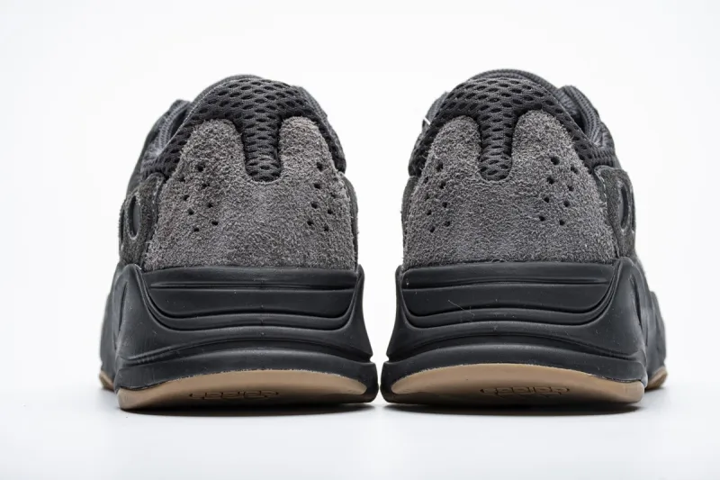  Adidas Yeezy Boost 700 “Utility Black” FV5304