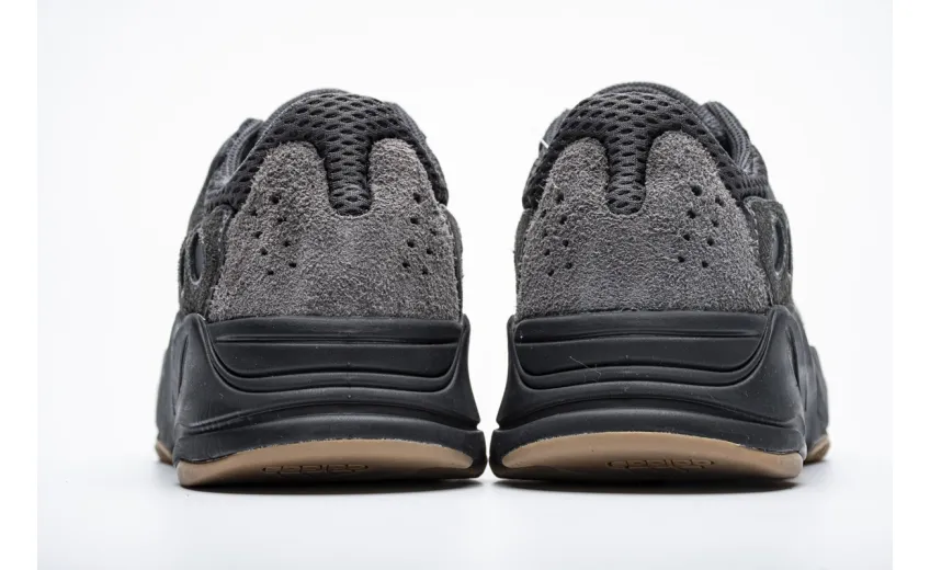  Adidas Yeezy Boost 700 “Utility Black” FV5304